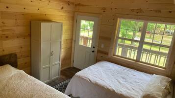 5 bedrooms, iron/ironing board, free WiFi, bed sheets