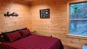 2 bedrooms, iron/ironing board, bed sheets