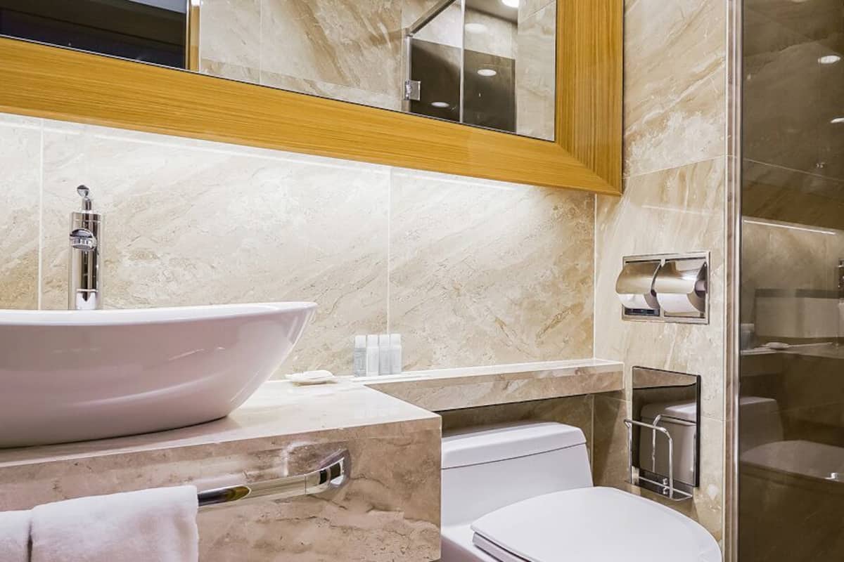 shower, hair dryer, heated floors, towels