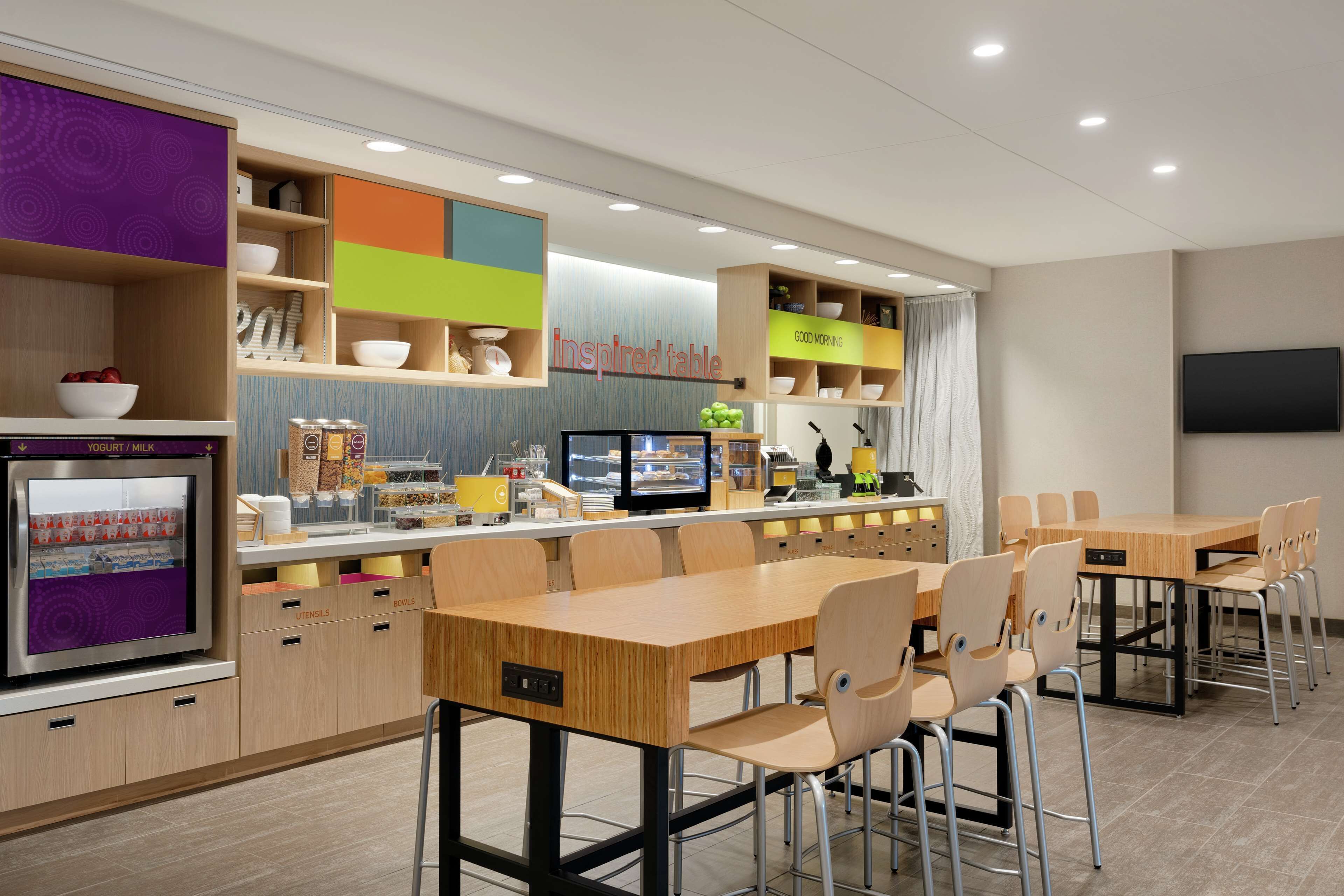 free daily full breakfast