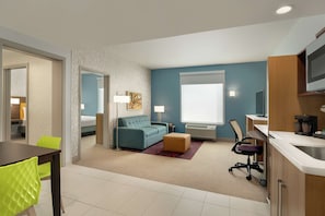 Basic-Suite, 1 Schlafzimmer, Nichtraucher | Schreibtisch, kostenloses WLAN, Bettwäsche
