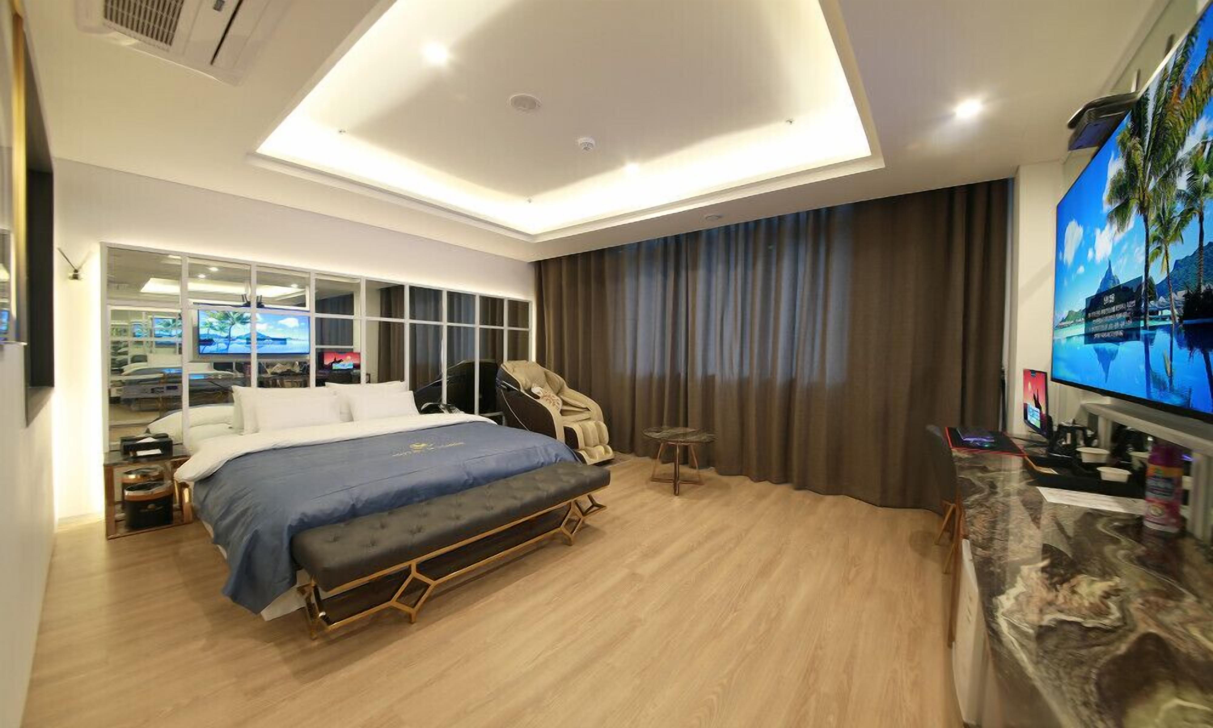 deluxe double room | individually decorated, individually furnished, free wifi