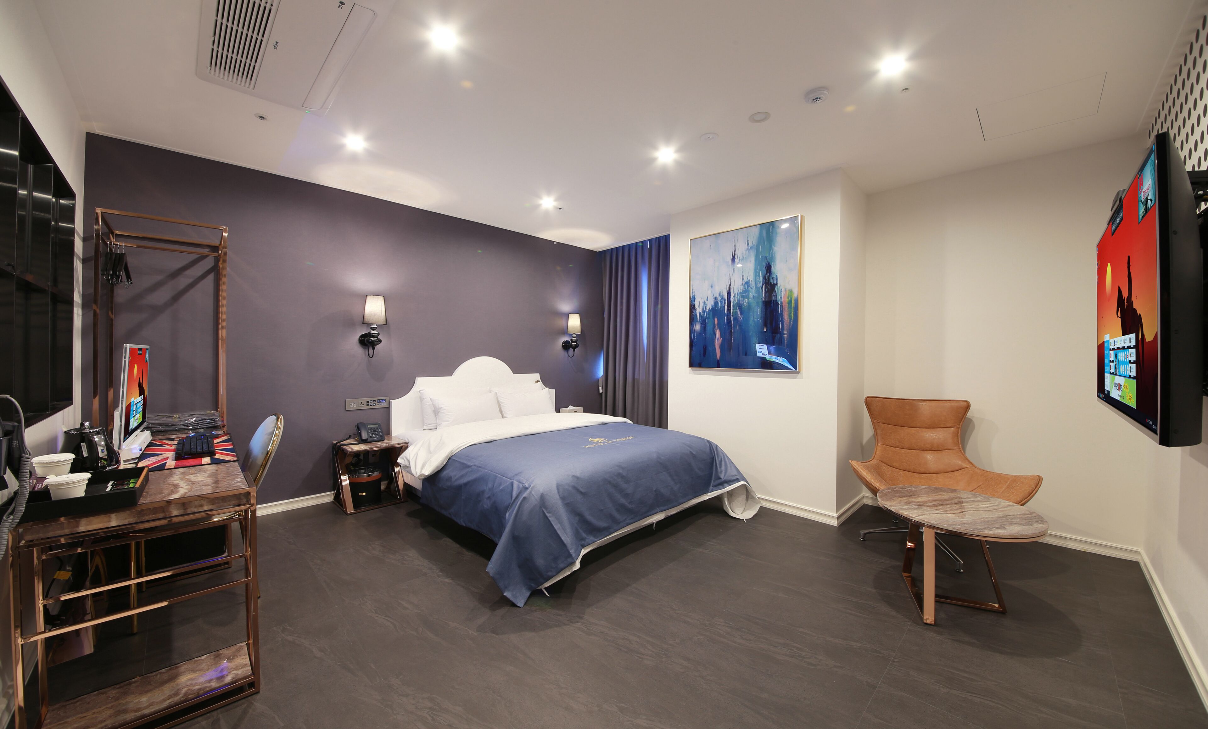 Economy Double Room | WiFi (free), individually decorated, individually furnished