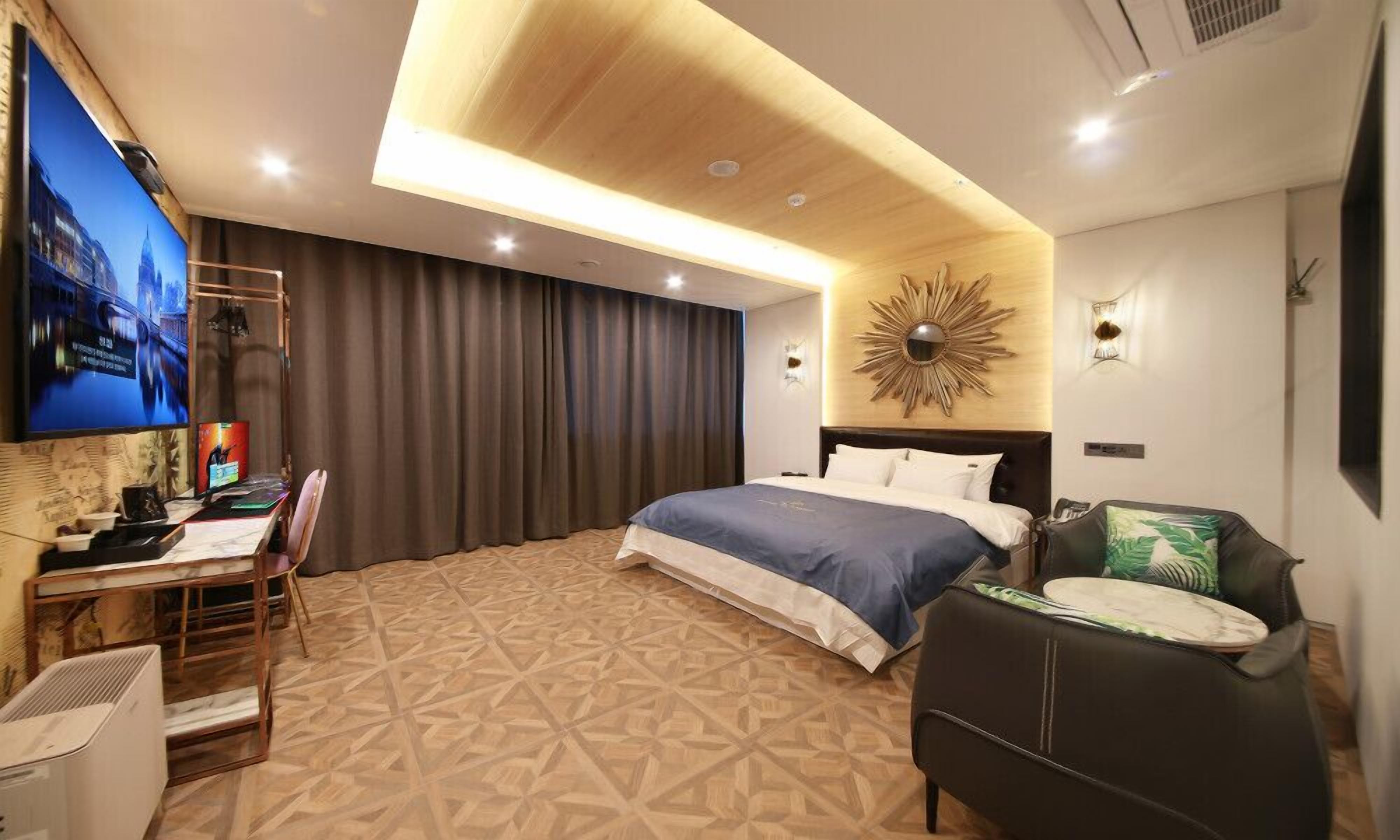 deluxe double room | individually decorated, individually furnished, free wifi