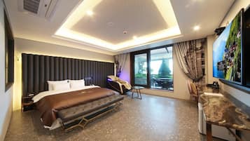 Doppia Deluxe, terrazzo | Con stile personalizzato, con arredamento individuale, Wi-Fi gratuito