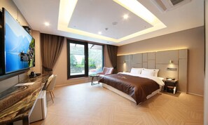 Deluxe Double Room, Terrace | Individually decorated, individually furnished, free WiFi - Gimpo Hotel M Tower (Gimpo)