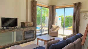 TV - Luxury Villa Olivia 10-15min to the Oura Beach with a private swimming pool (Albufeira)