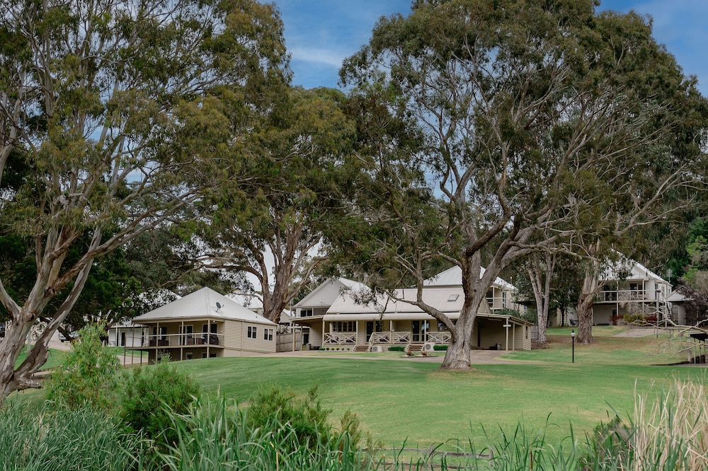 McMillans of Metung Coastal Resort by null