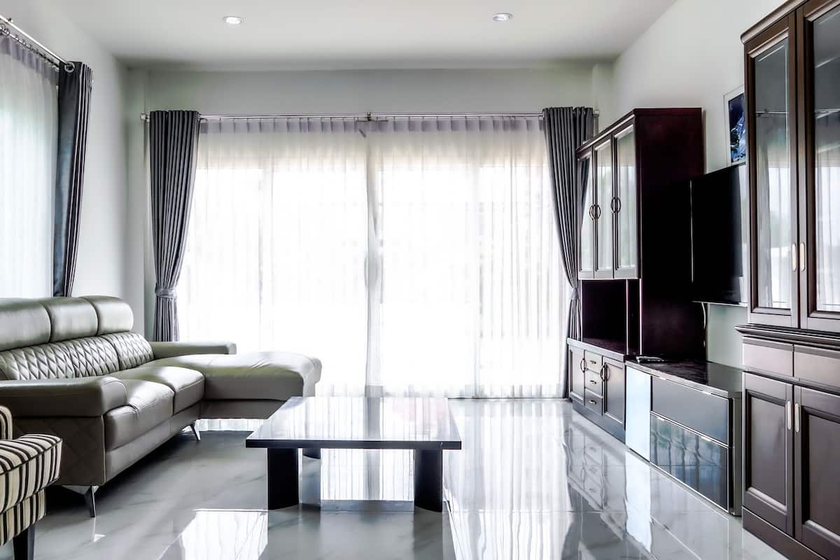 Family House (Entire Pool Villa 2) | Ruang tamu | TV skrin rata, Netflix, perkhidmatan penstriman