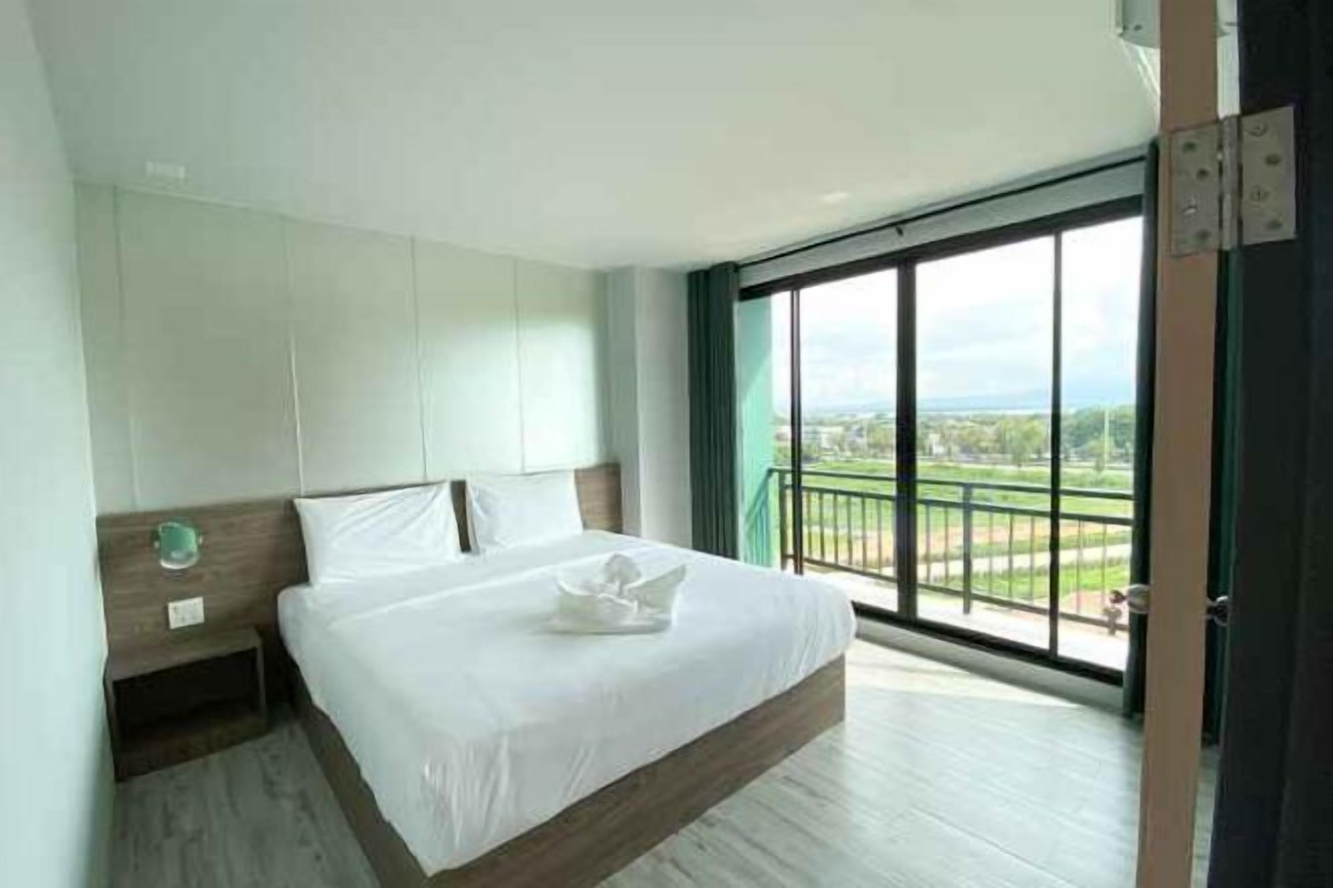 Desk, blackout drapes, free WiFi