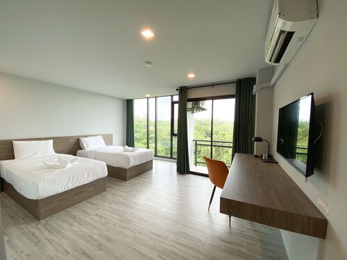 Dee Hotel Phayao