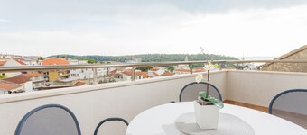 Apartments & Rooms Alagic