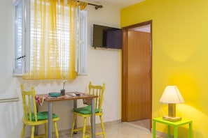 Appartement (2) | Dineren in de kamer