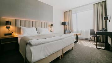 1 bedroom, hypo-allergenic bedding, in-room safe, desk