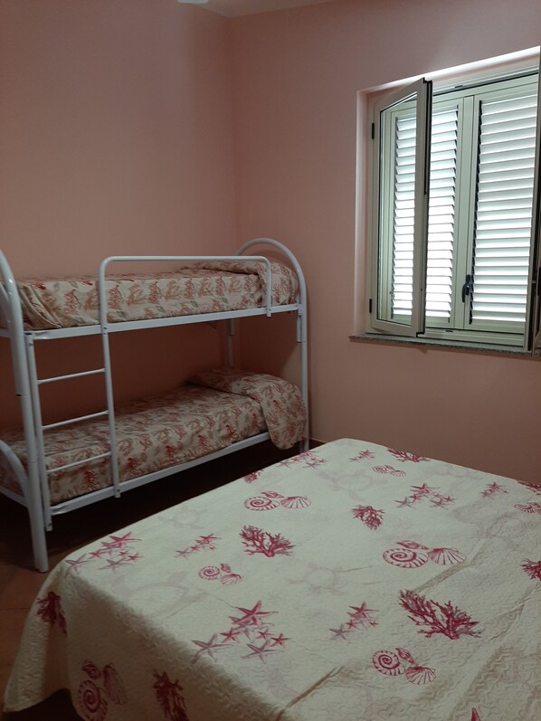 2 bedrooms, bed sheets