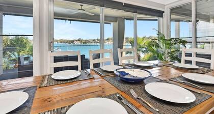 Absolute Waterfront : Lakehouse Fishing Point - Waterfront, Pool, Jetty