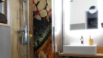 Towels, soap, toilet paper