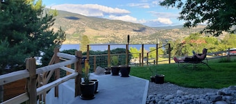 Lake views, backyard oasis, minute from beach, private, late-century modern home