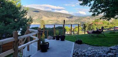 Lake views, backyard oasis, minute from beach, private, late-century modern home