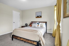 3 bedrooms, iron/ironing board, free WiFi, bed sheets