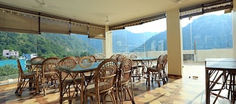 Hotel Vedas Tapovan