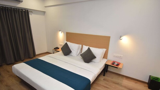 Executive Double Room, 1 Bedroom, Non Smoking | In-room safe, free WiFi - Hotel Ashray Residency (Navi Mumbai)