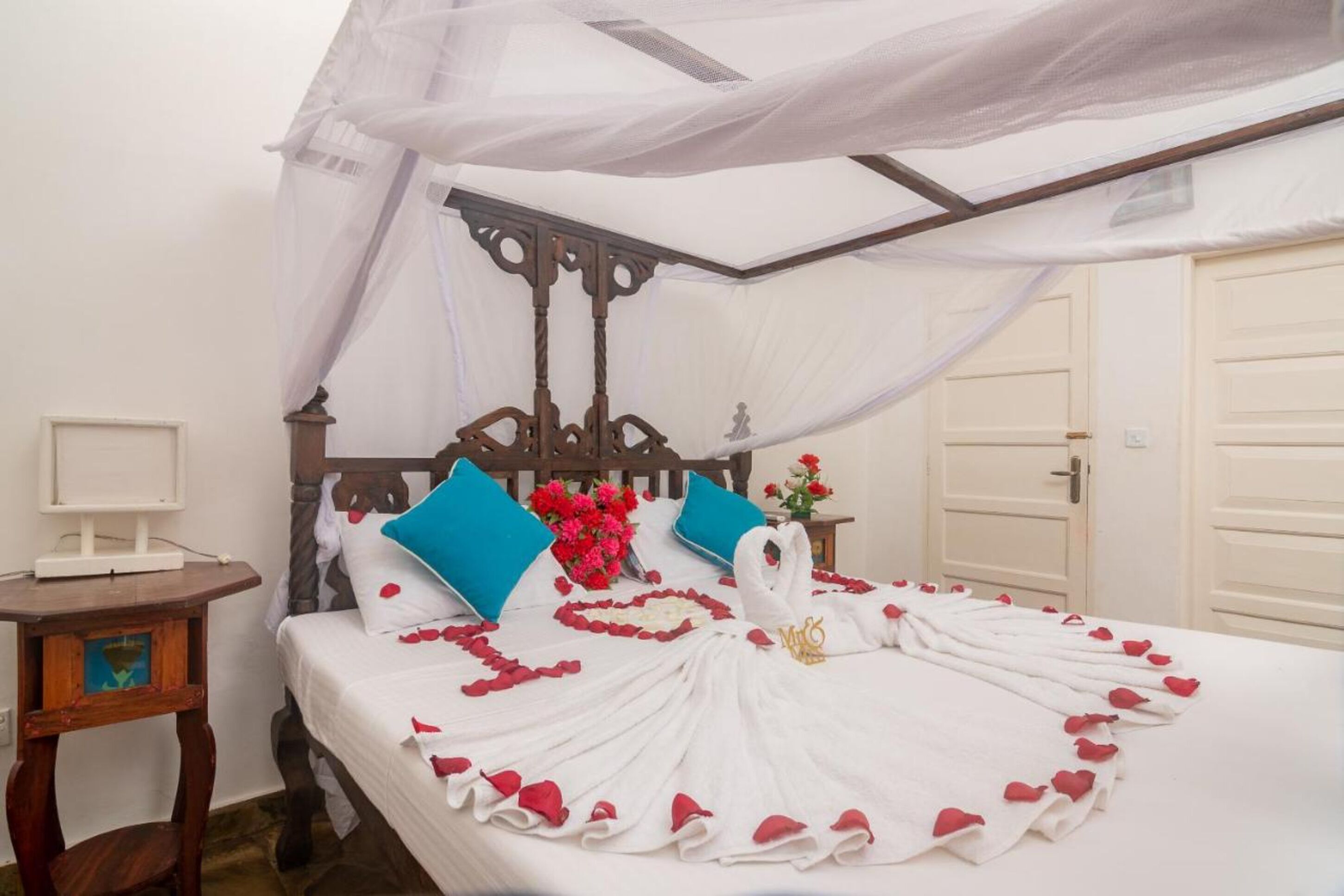 Cunas gratuitas, wifi gratis y ropa de cama 