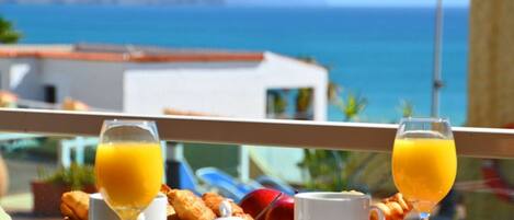 تناول الطعام بالخارج