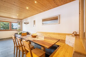Dining - Apartment "Enzian" on a Mountain Farm with Balcony (Moos in Passeier)