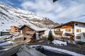 Exterior - Apartment "Enzian" on a Mountain Farm with Balcony (Moos in Passeier)