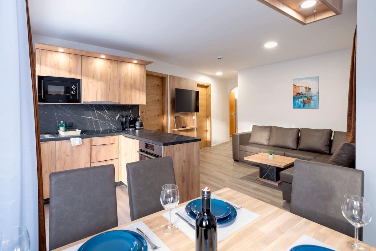 Departamento, 2 habitaciones, sauna, vista a la montaña | Servicio a la habitación