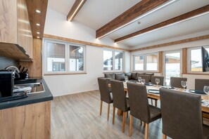 Apartment, 3 Bedrooms, Sauna, Mountain View | In-room dining - Aparthotel Maiskogelblick (Piesendorf)