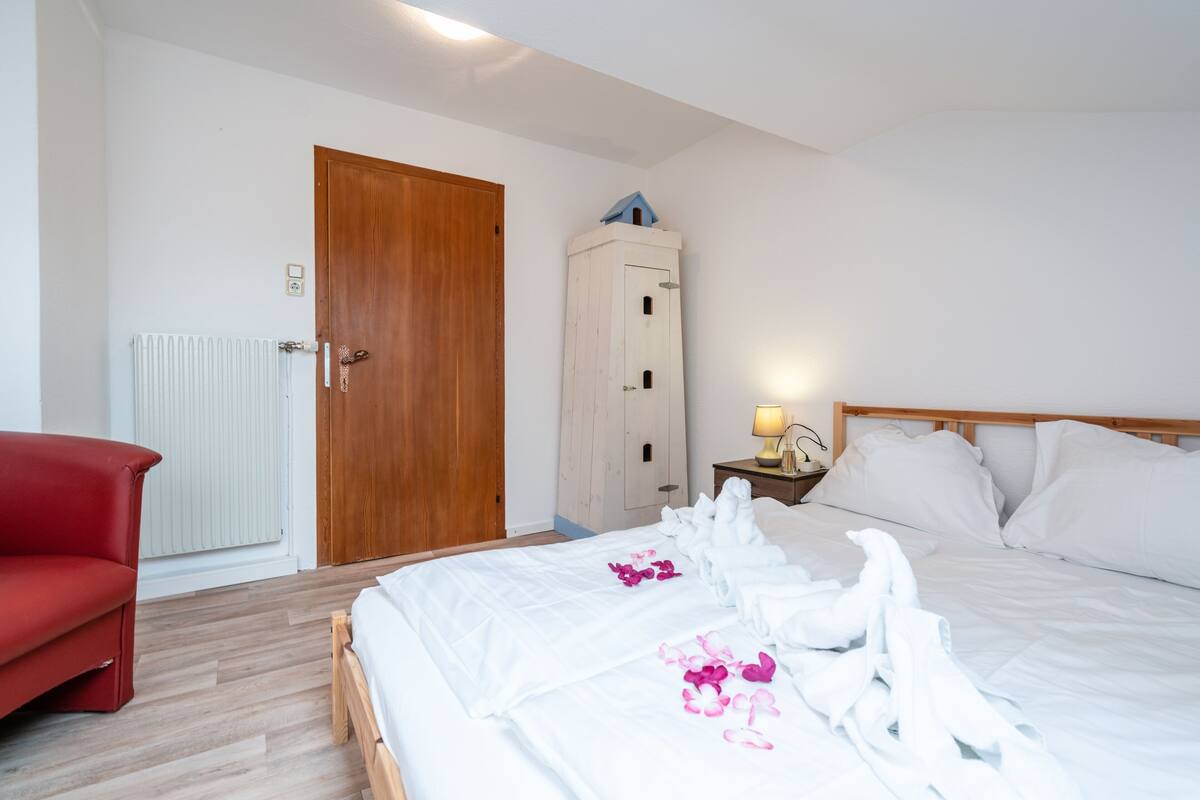 Laptop workspace, iron/ironing board, WiFi (free), bed sheets