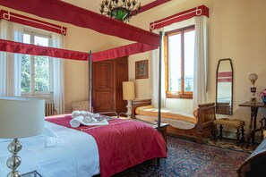 3 habitaciones, tabla de planchar con plancha, cuna de viaje y wifi 