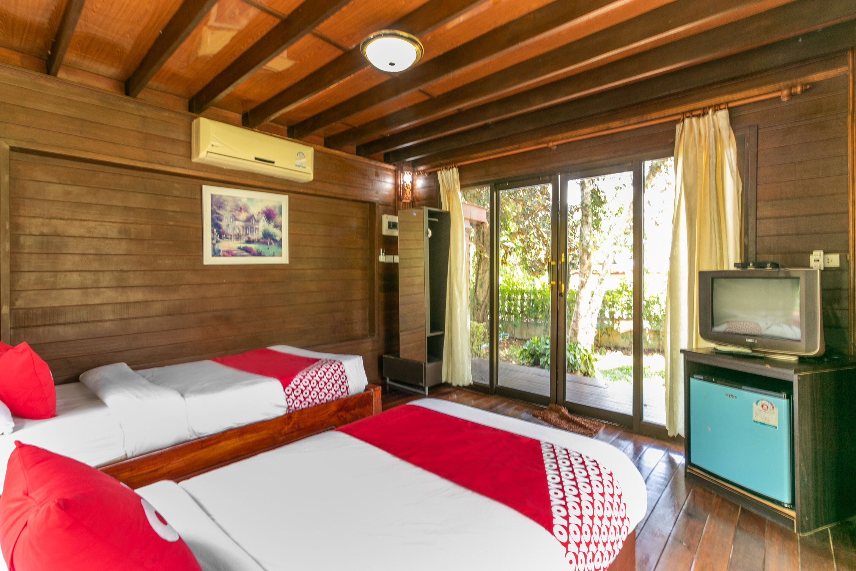 Family Suite | Desk, free WiFi, bed sheets