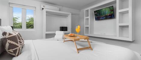 3 habitaciones, tabla de planchar con plancha, wifi y ropa de cama