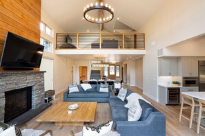 Flat-screen TV, fireplace