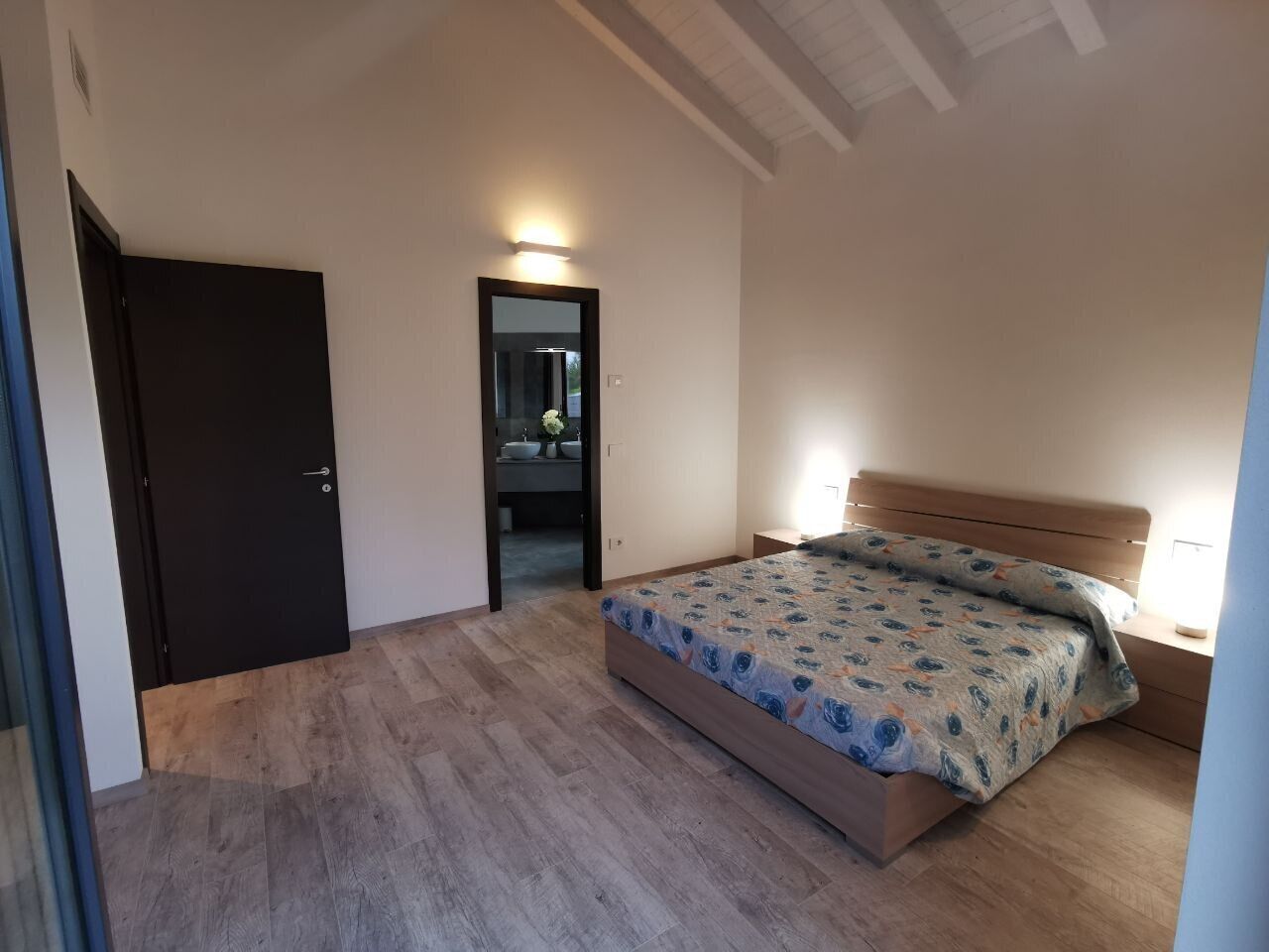 4 camere, ferro/asse da stiro, culla da viaggio, Wi-Fi gratuito