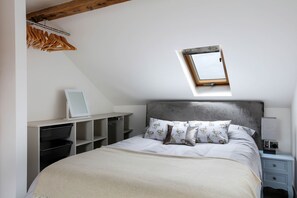 2 chambres, fer et planche Ă repasser, Wi-Fi, draps fournis