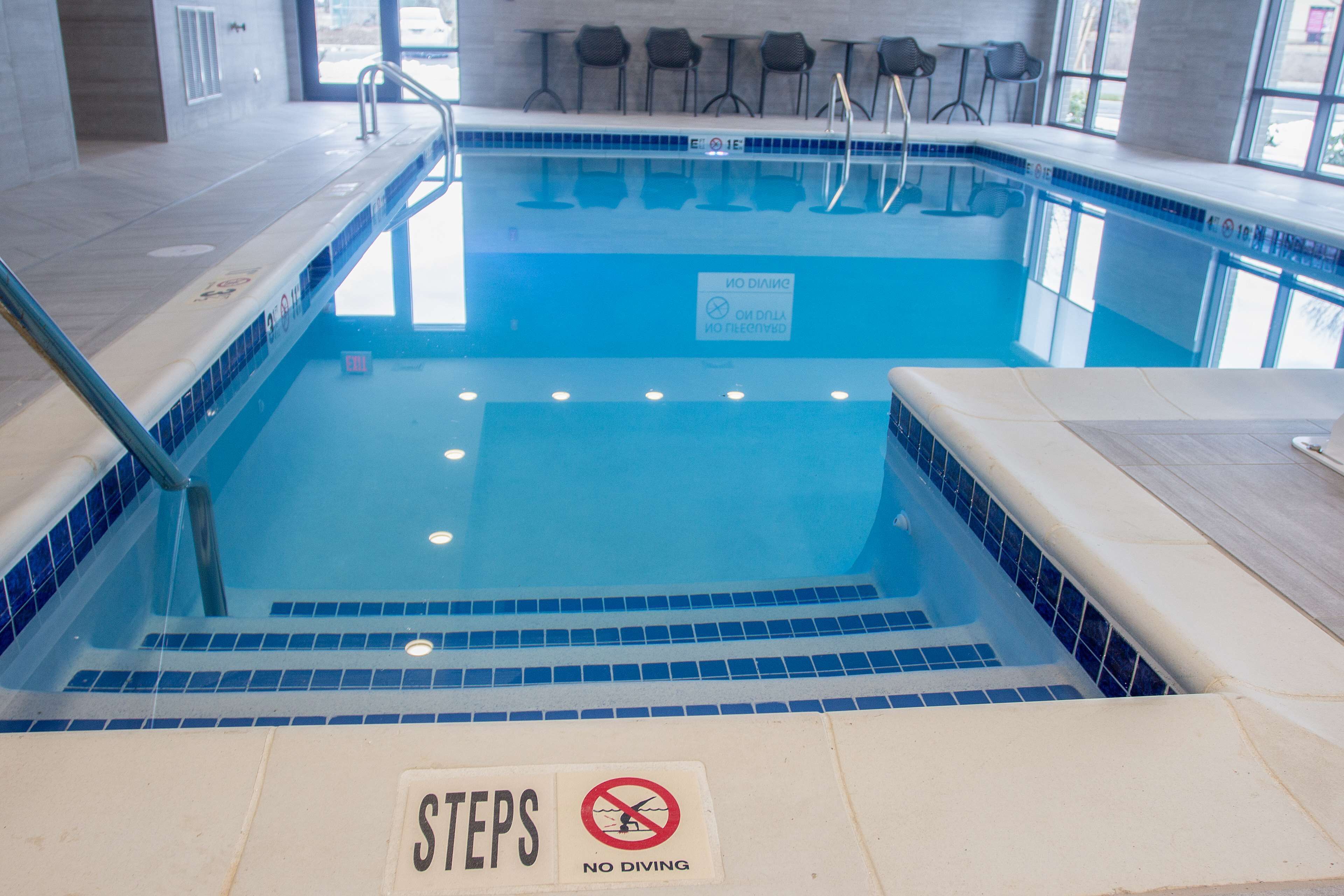 indoor pool, open 9:00 am to 9:00 pm, pool loungers