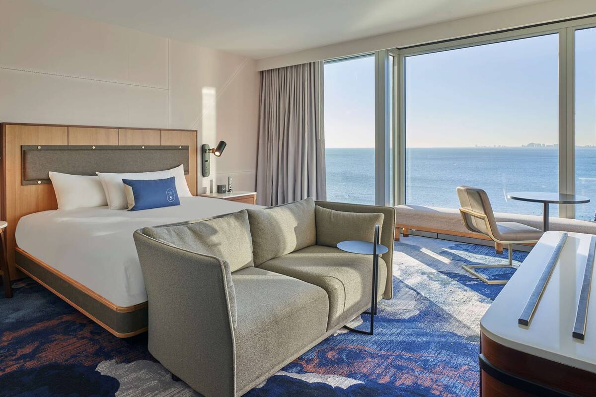 55-inch smart tv with digital channels, tv, netflix