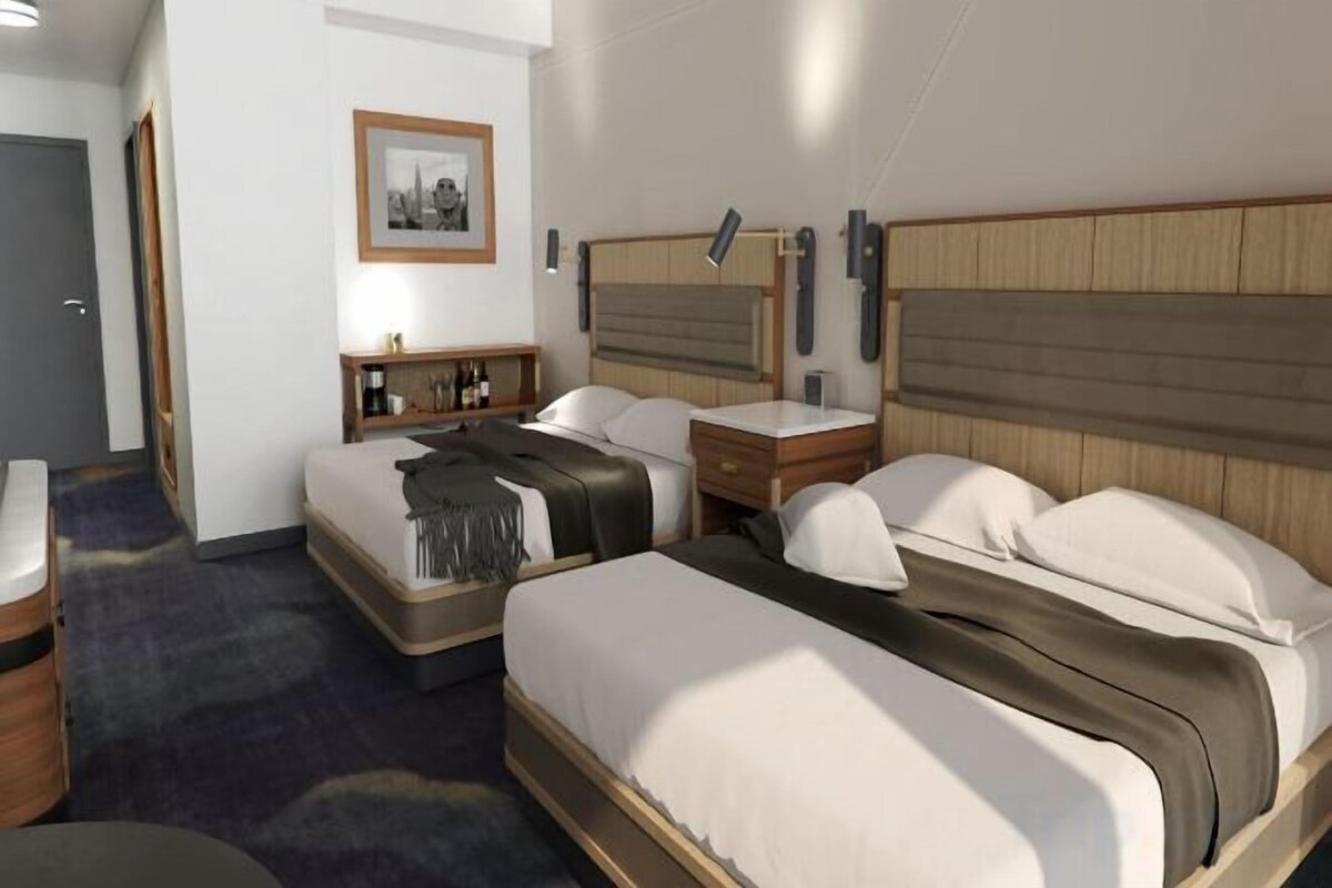 2 Queen Beds Room