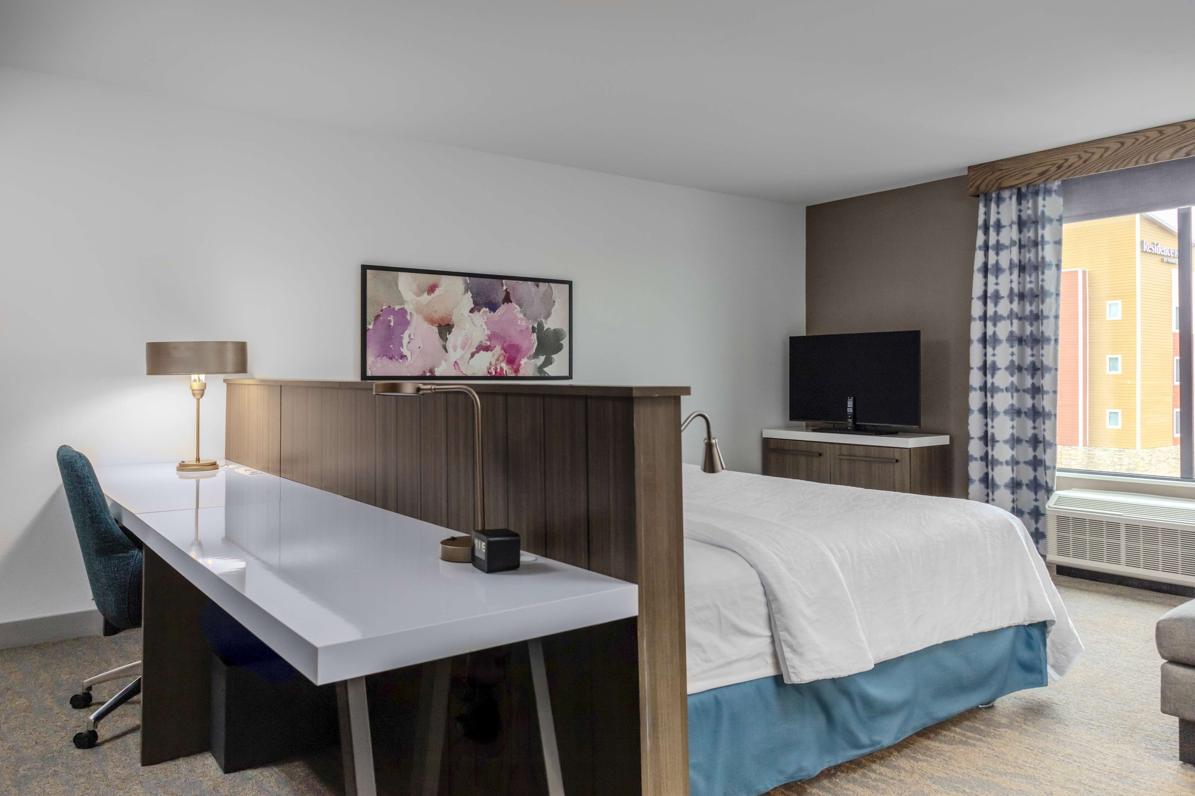 room, 1 king bed | premium bedding, blackout curtains, iron/ironing board, cots/infant beds