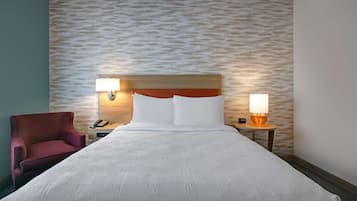 Desk, laptop workspace, iron/ironing board, free WiFi