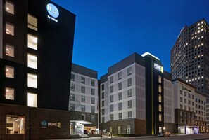 Exterior - Home2 Suites by Hilton Milwaukee Downtown (Milwaukee)