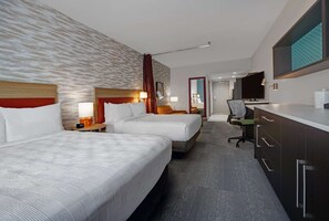 Desk, laptop workspace, iron/ironing board, free WiFi - Home2 Suites by Hilton Milwaukee Downtown (Milwaukee)