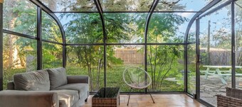 Designers home, located in a close proximity Texas Medical Center, Galleria,
