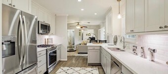 Designers home, located in a close proximity Texas Medical Center, Galleria,