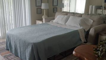 2 habitaciones, escritorio, tabla de planchar con plancha y wifi