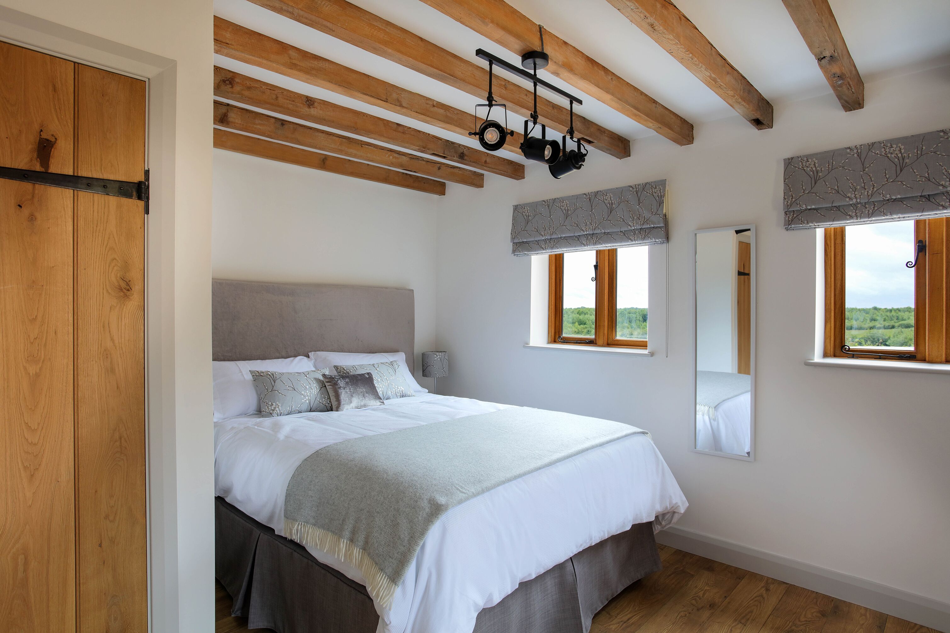 4 dormitorios, tabla de planchar con plancha, wifi y ropa de cama